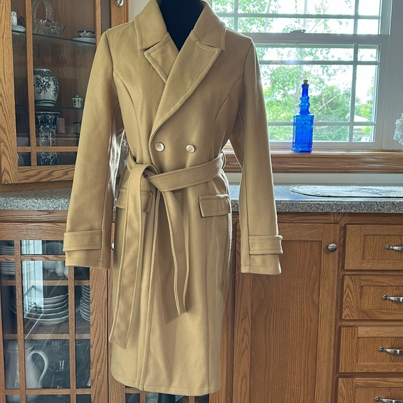 Classic Camel Trench Coat - Picture 1 of 6